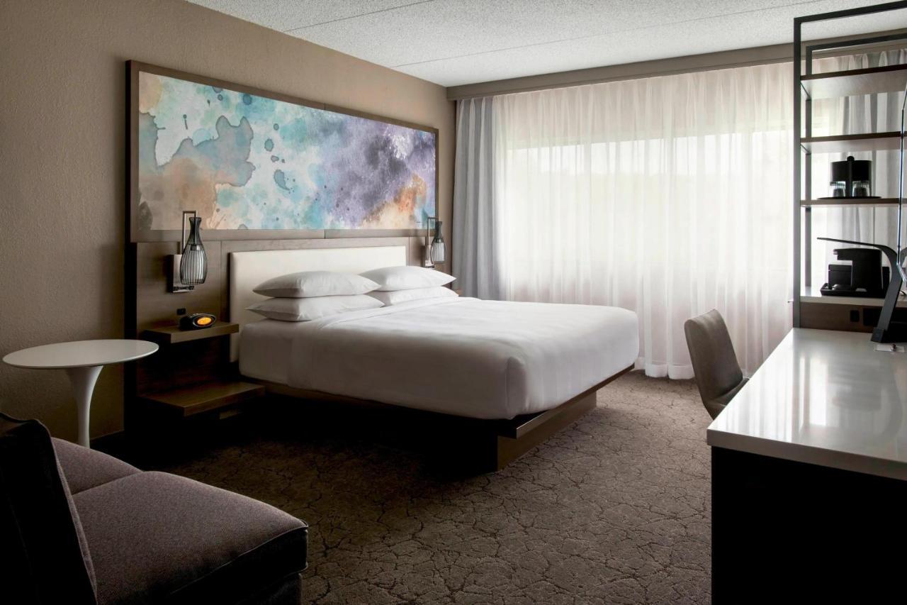 Marriott Melville Long Island Exterior photo