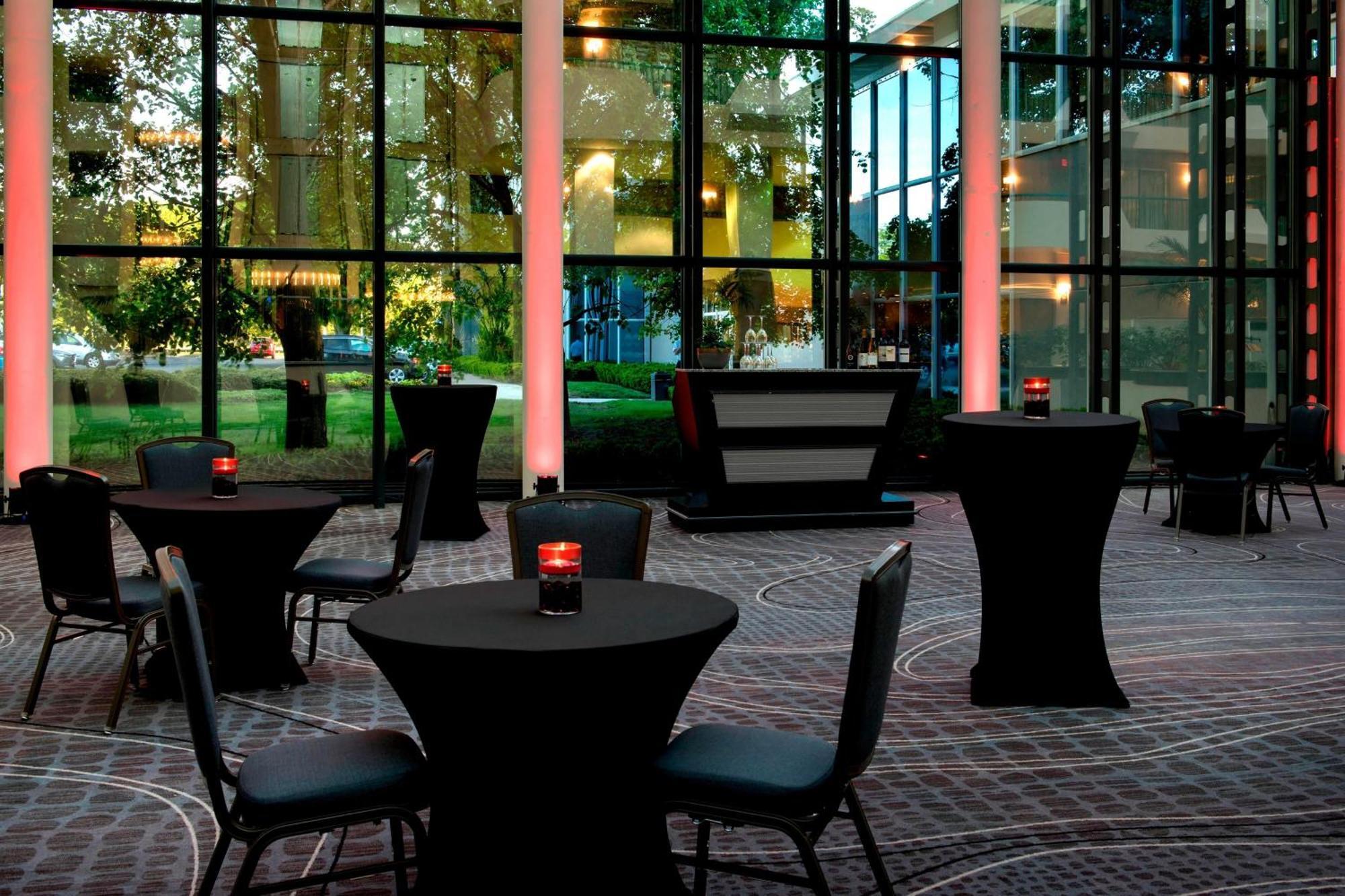 Marriott Melville Long Island Exterior photo
