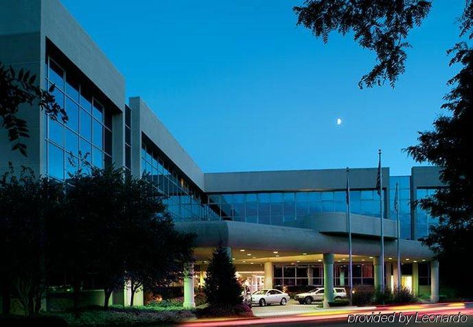 Marriott Melville Long Island Exterior photo