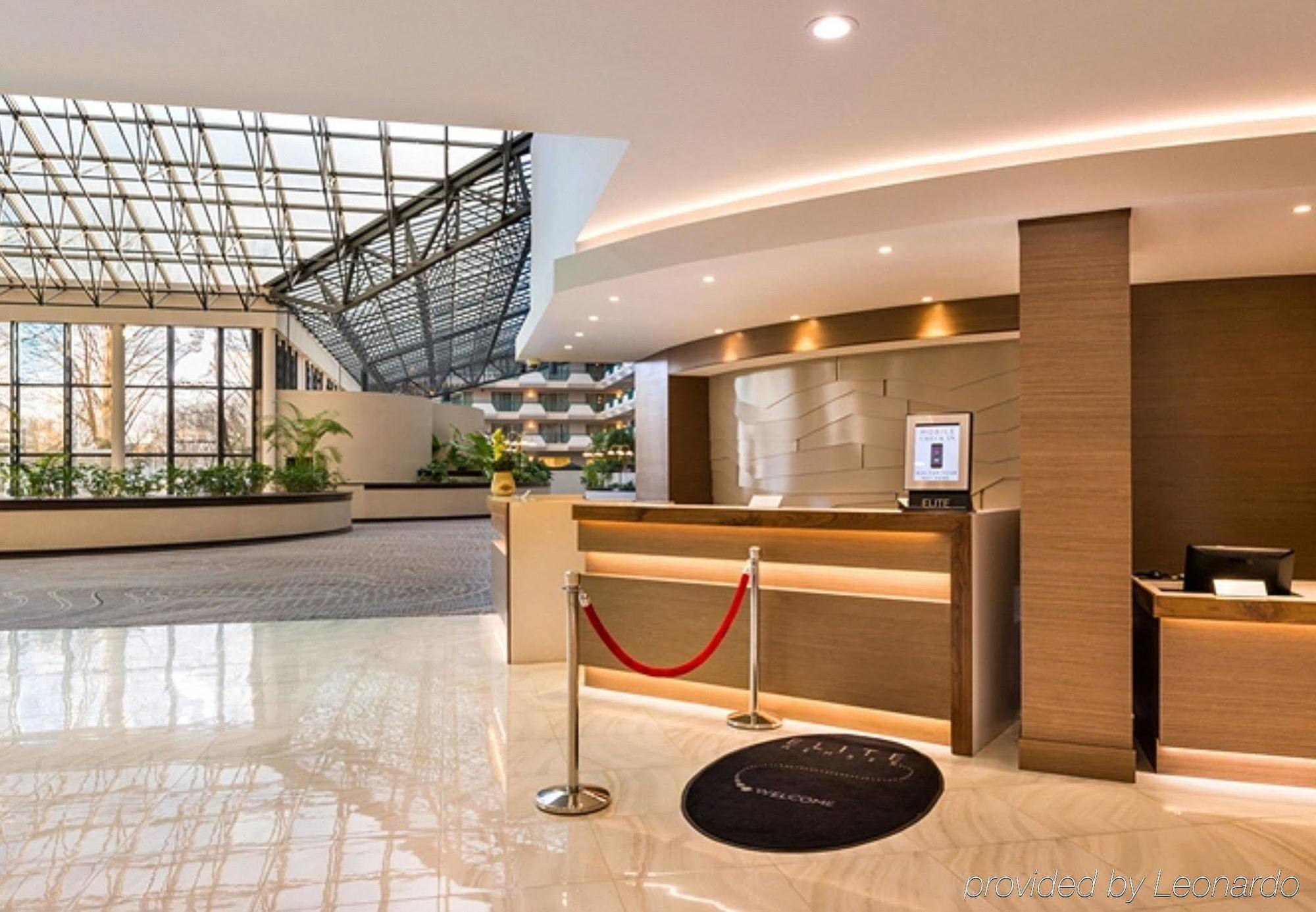Marriott Melville Long Island Exterior photo