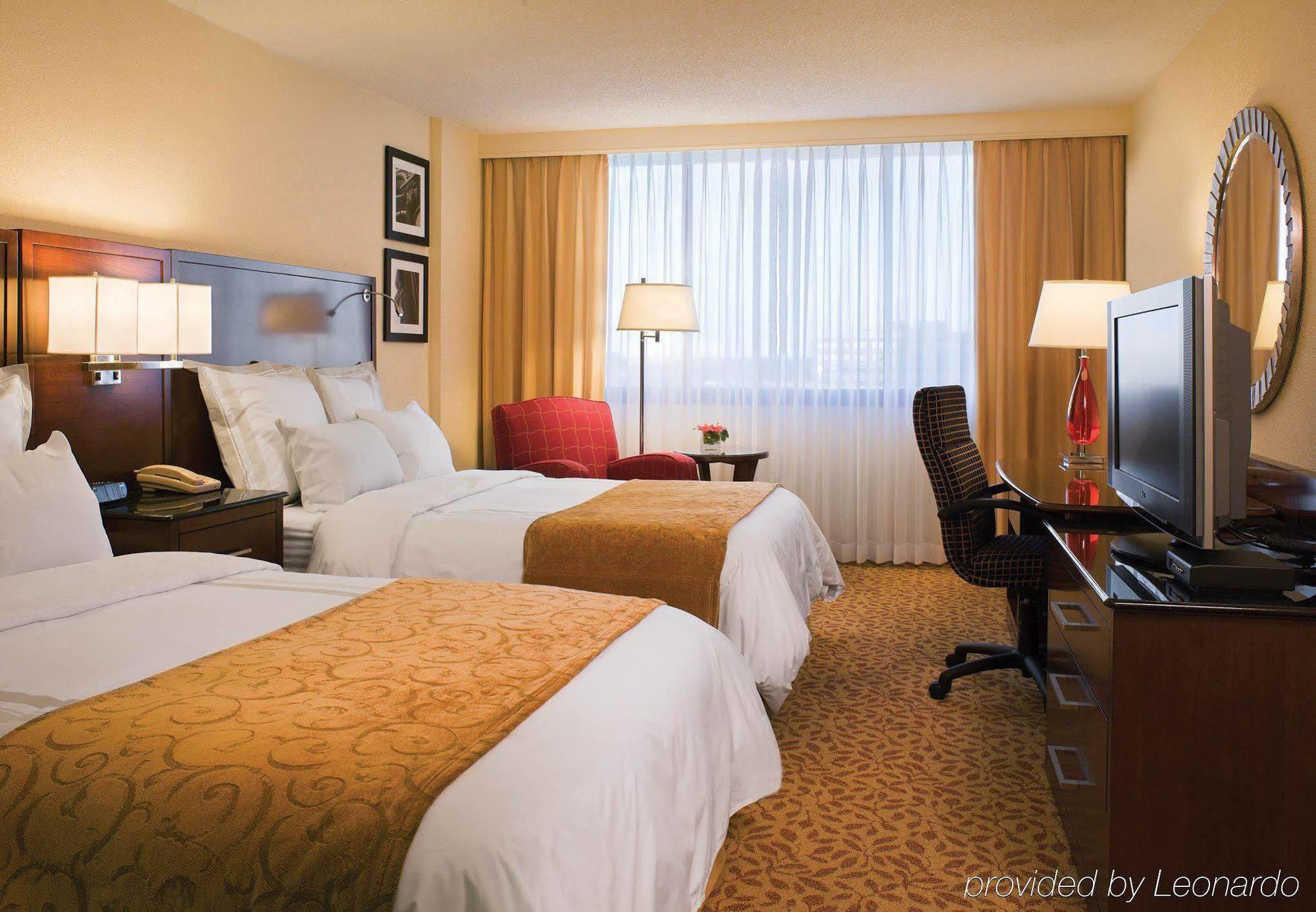Marriott Melville Long Island Exterior photo