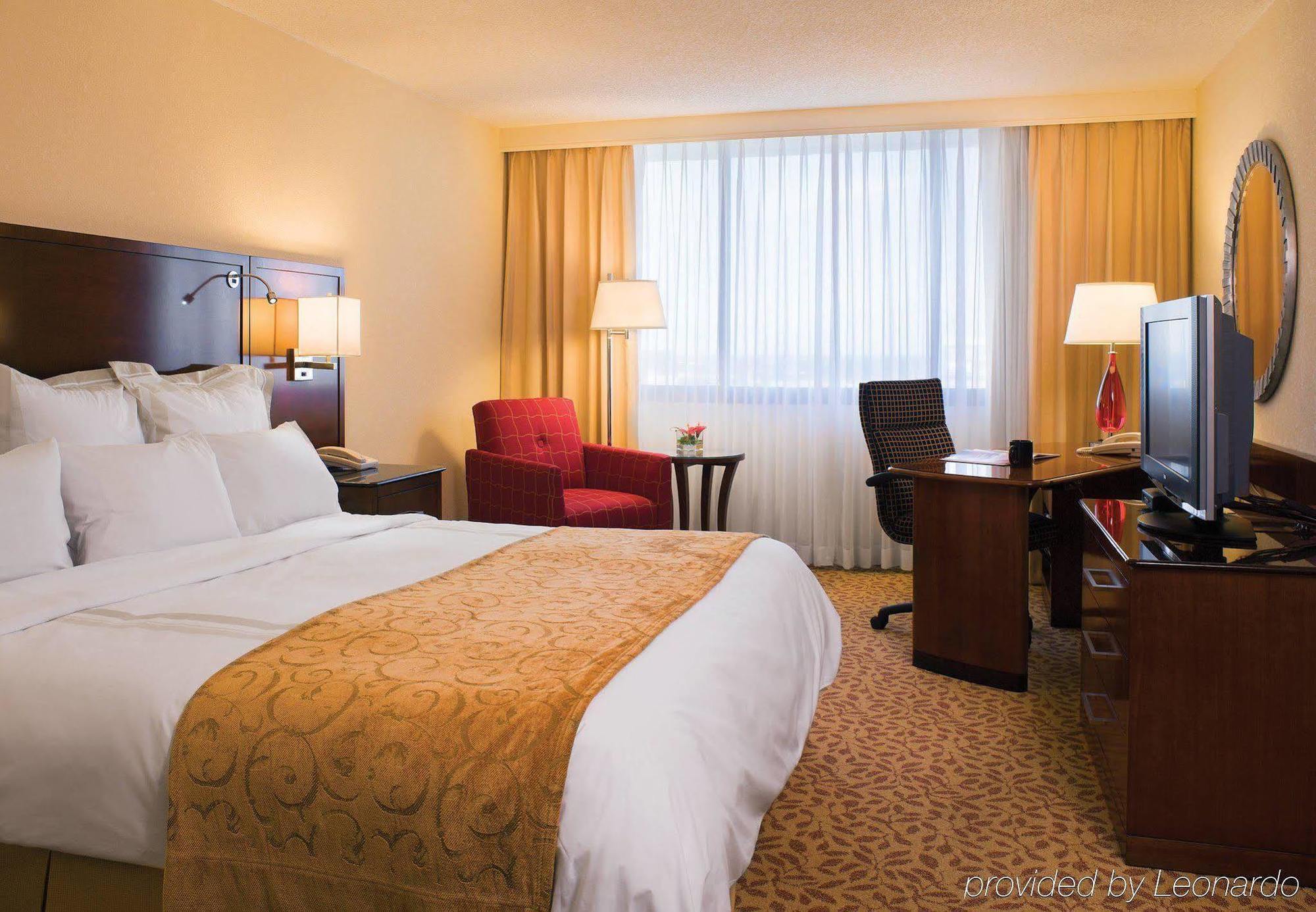Marriott Melville Long Island Exterior photo