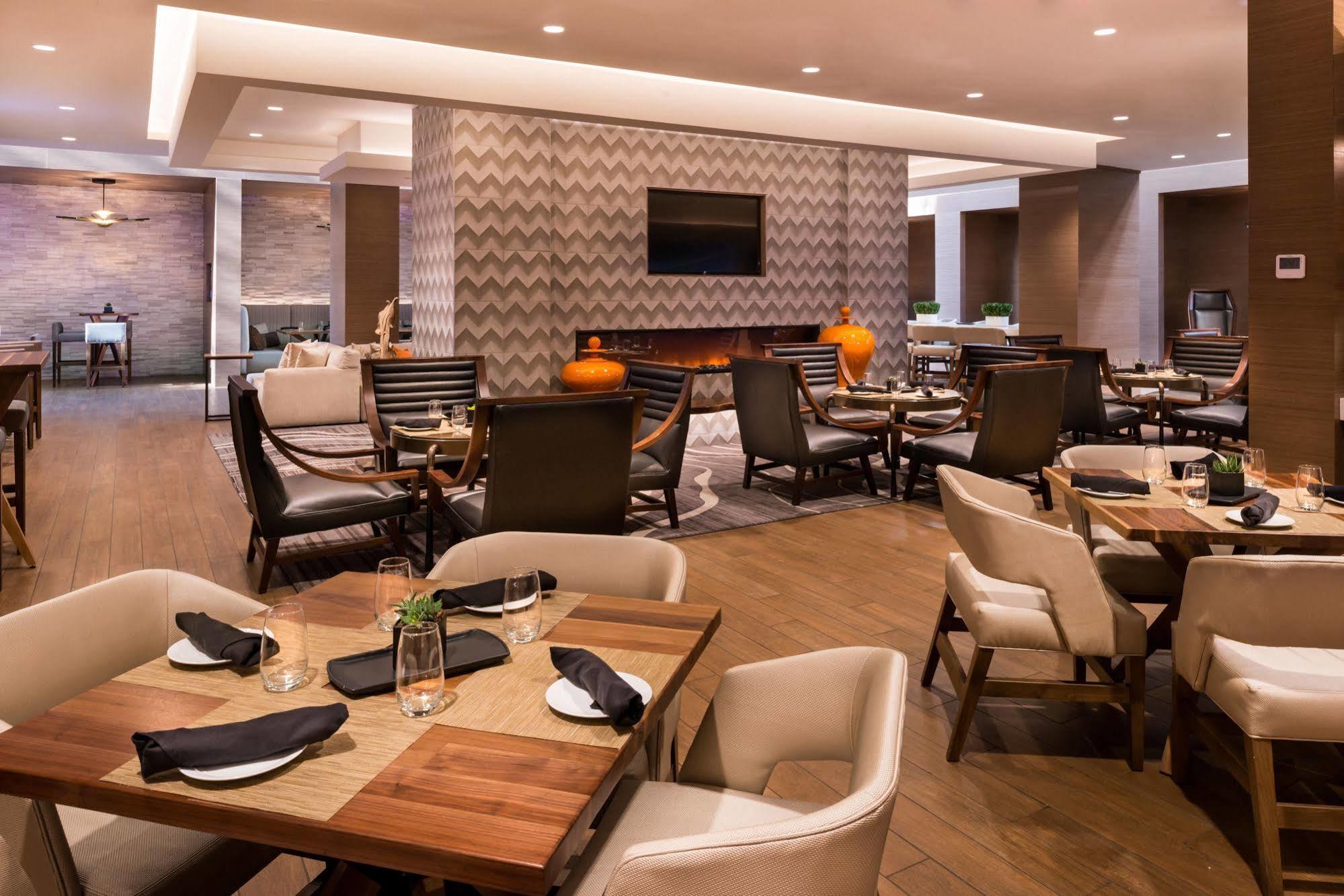 Marriott Melville Long Island Exterior photo