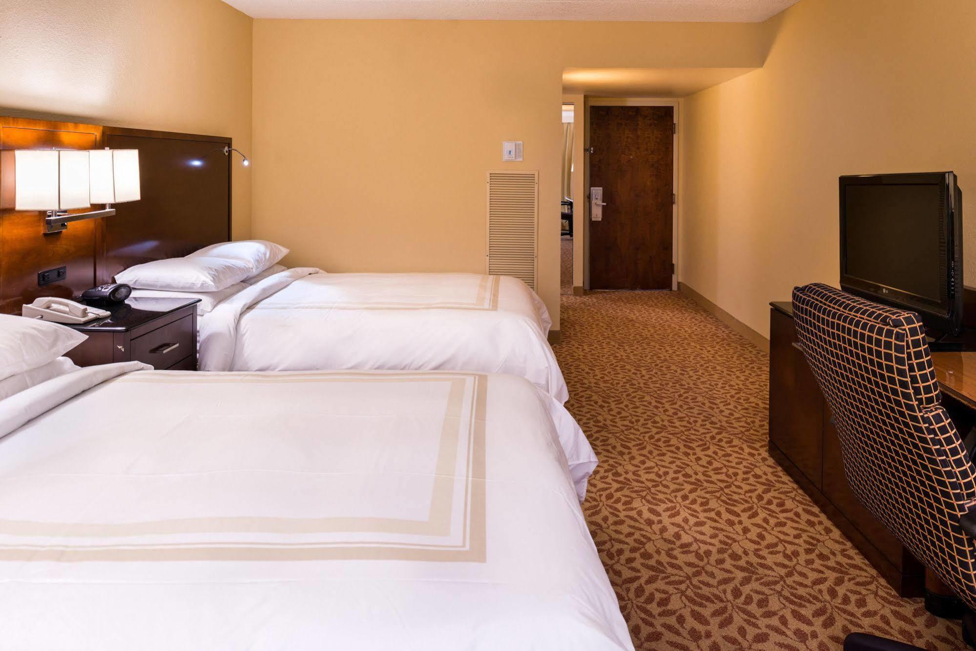 Marriott Melville Long Island Exterior photo
