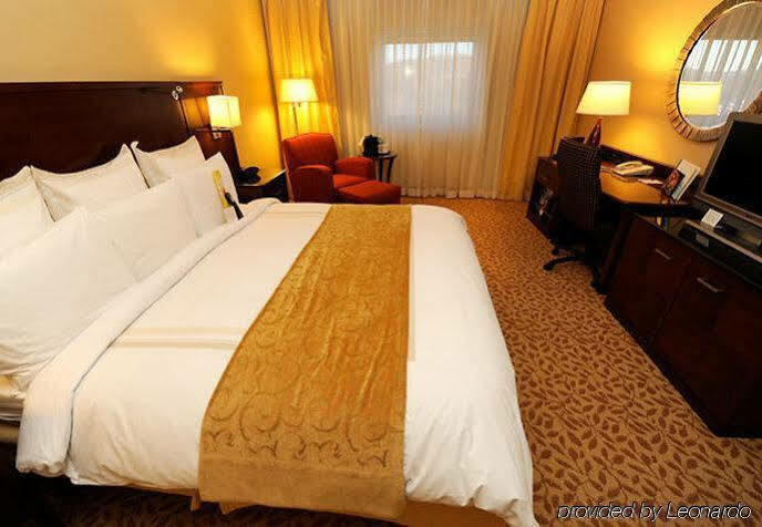 Marriott Melville Long Island Exterior photo